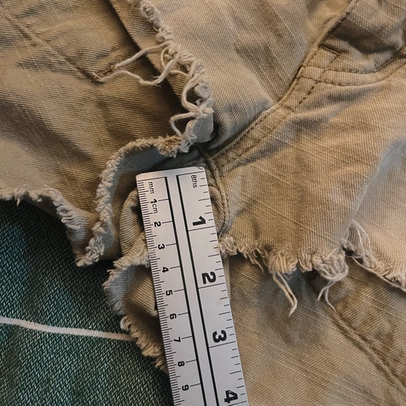 One Teaspoon x Bonitas Low Waist Button Fly Shorts in Green 🌵27 - Picture 4 of 9